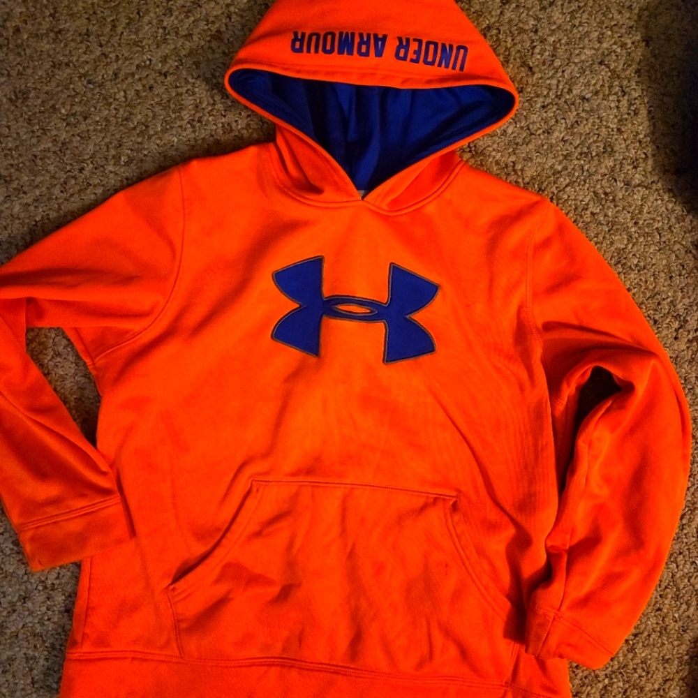 Under Armour sweatshirt